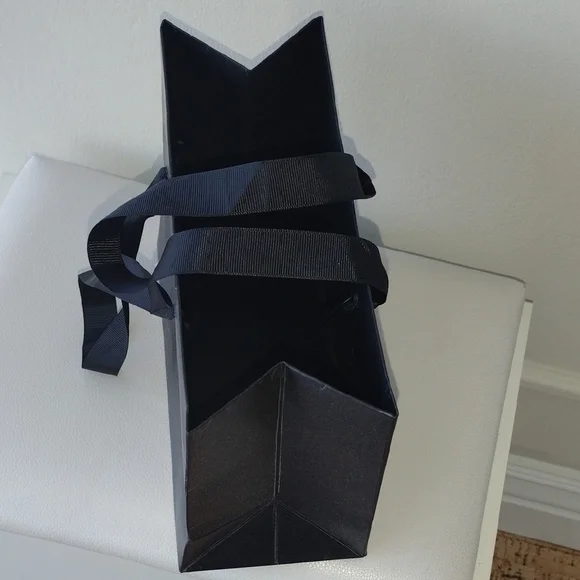 Blue Lagoon Iceland Black Gift Bag - Picture 5 of 9